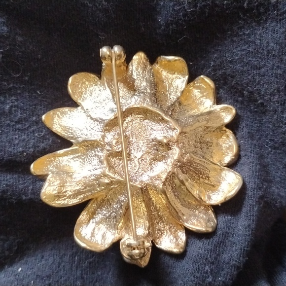 Morning glory and large flower - Picture 4 of 8